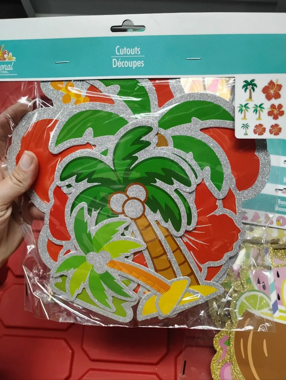 Tropical Flamingo Party Tablecloths & Banners